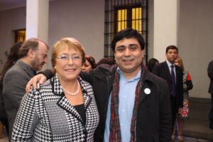 Fernando Muñoz, Dirigente MUMS Junto a la Presidenta de la República Michelle Bachelet Jeria